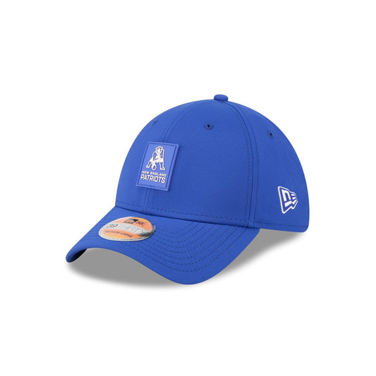 New England Patriots 2025 Sideline Hot Weather Historic 39THIRTY Stretch Fit Hat