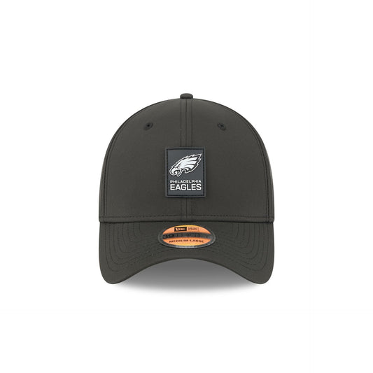 Philadelphia Eagles 2025 Sideline Hot Weather Black 39THIRTY Stretch Fit Hat
