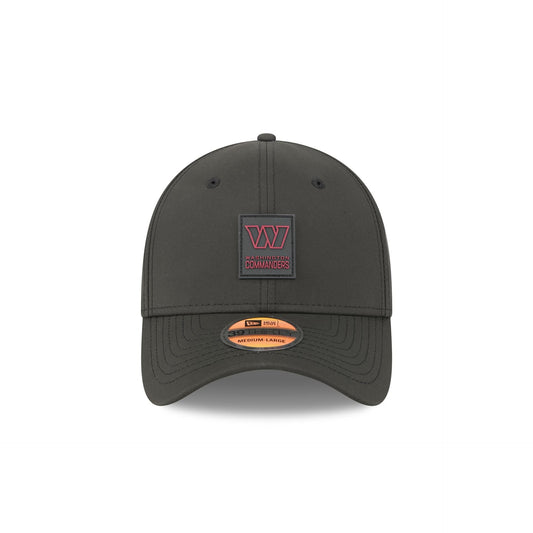 Washington Commanders 2025 Sideline Hot Weather Black 39THIRTY Stretch Fit Hat