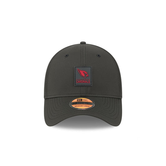 Arizona Cardinals 2025 Sideline Hot Weather Black 39THIRTY Stretch Fit Hat