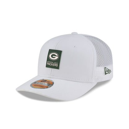 Green Bay Packers 2025 Sideline Hot Weather White 9SEVENTY Trucker Hat