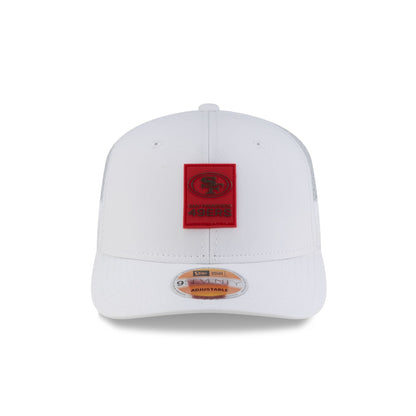 San Francisco 49ers 2025 Sideline Hot Weather White 9SEVENTY Trucker Hat